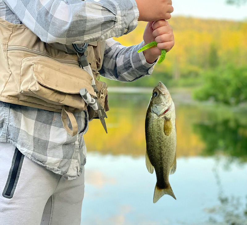 kids fishing